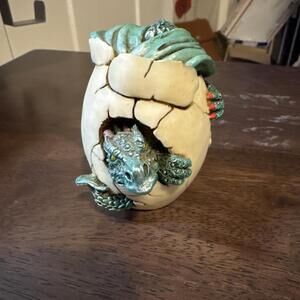 1998 W.U.I. Hand Crafted Dinosaur Egg Cracking Figurine Vintage
